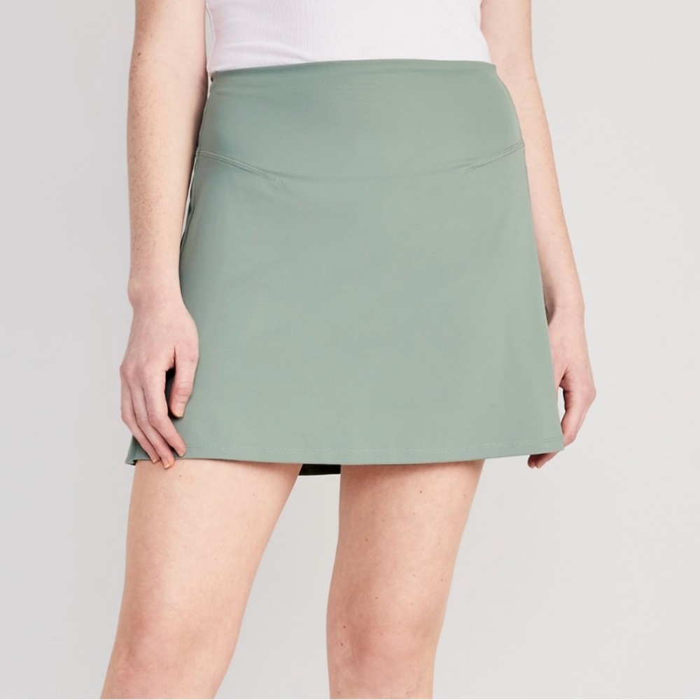 Old Navy power-soft Women’s Skort